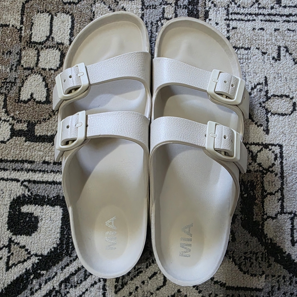 MIA slides - Picture 3 of 5